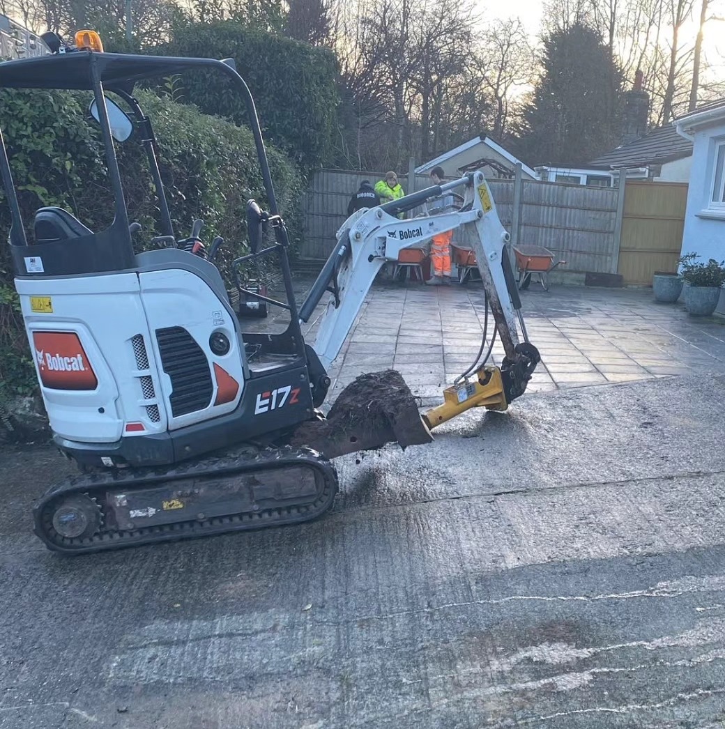 Grab Hire & Plant Hire services in Pembrokeshire